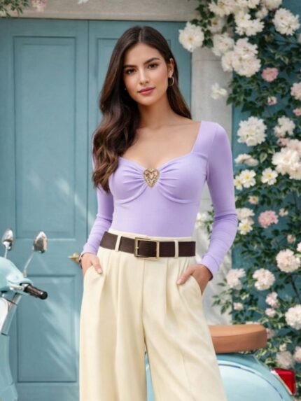 Еднобојно боди со златна тока